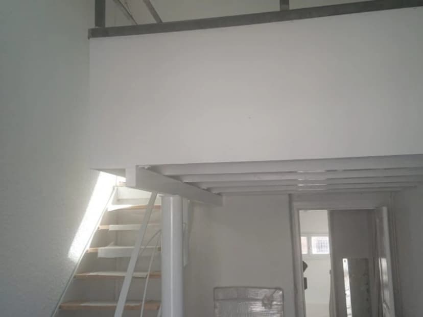 thumbnail of estate's photo