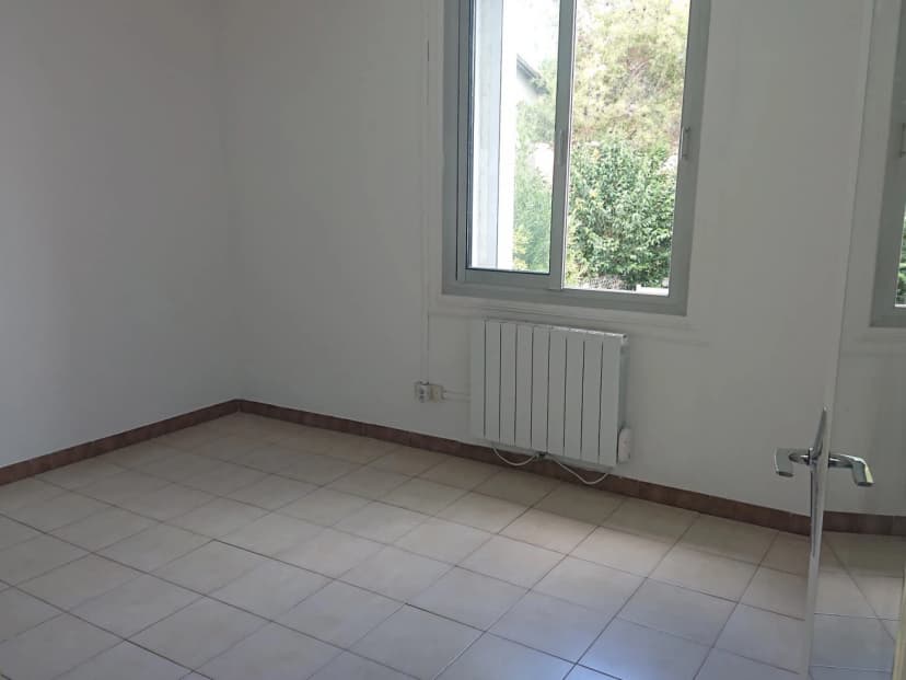 thumbnail of estate's photo