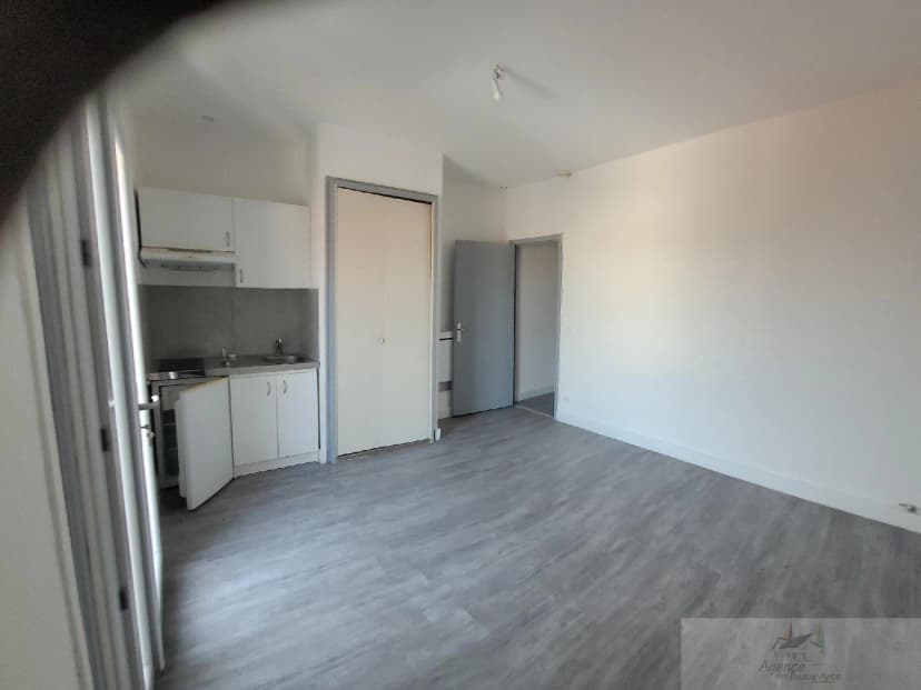 thumbnail of estate's photo