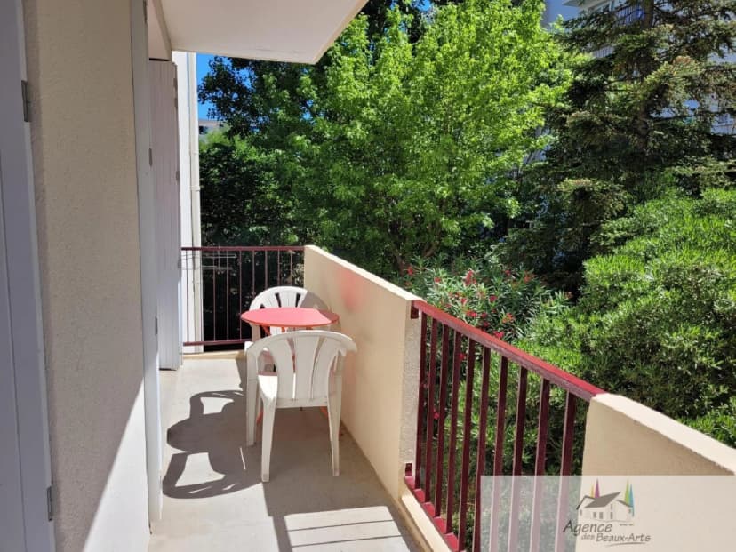 thumbnail of estate's photo