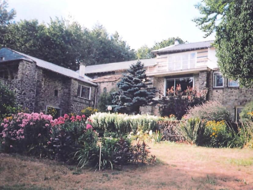 thumbnail of estate's photo