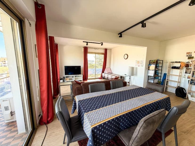 thumbnail of estate's photo