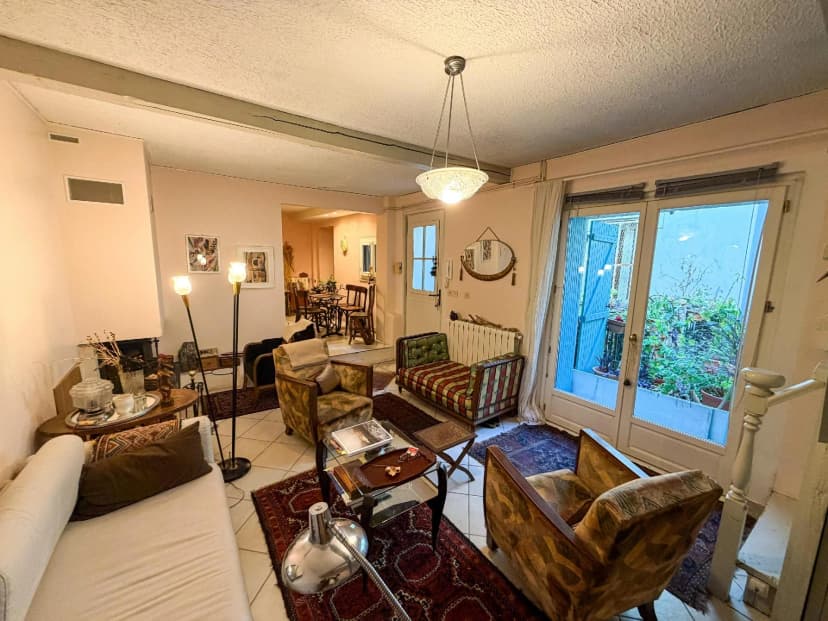 thumbnail of estate's photo