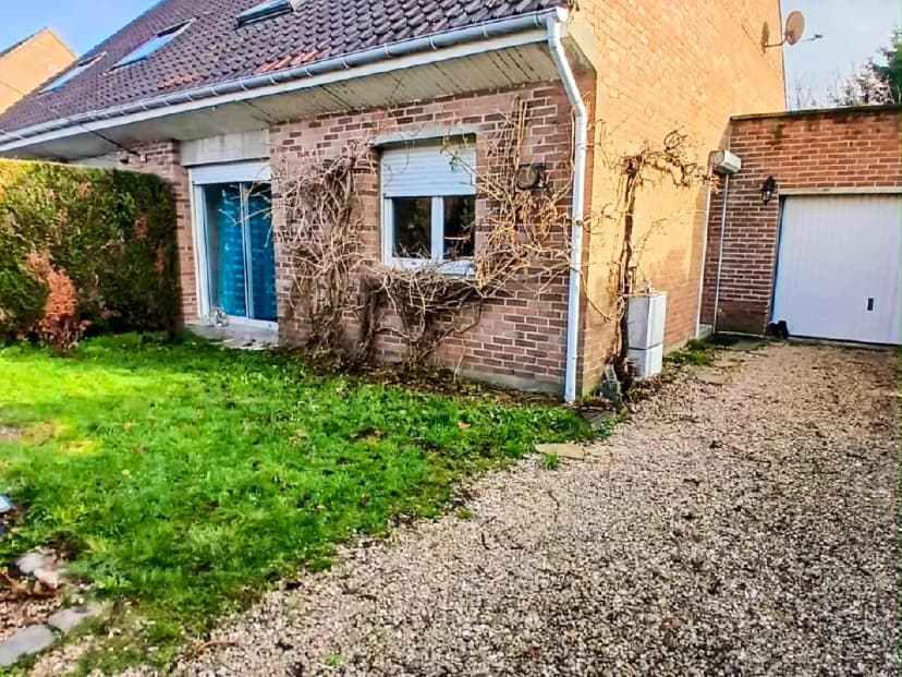 thumbnail of estate's photo