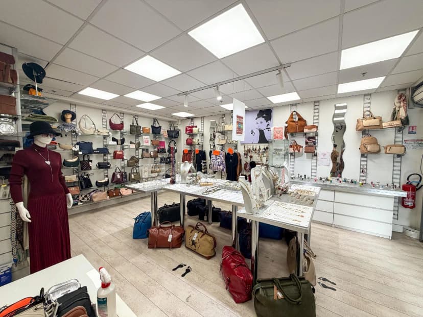 thumbnail of estate's photo