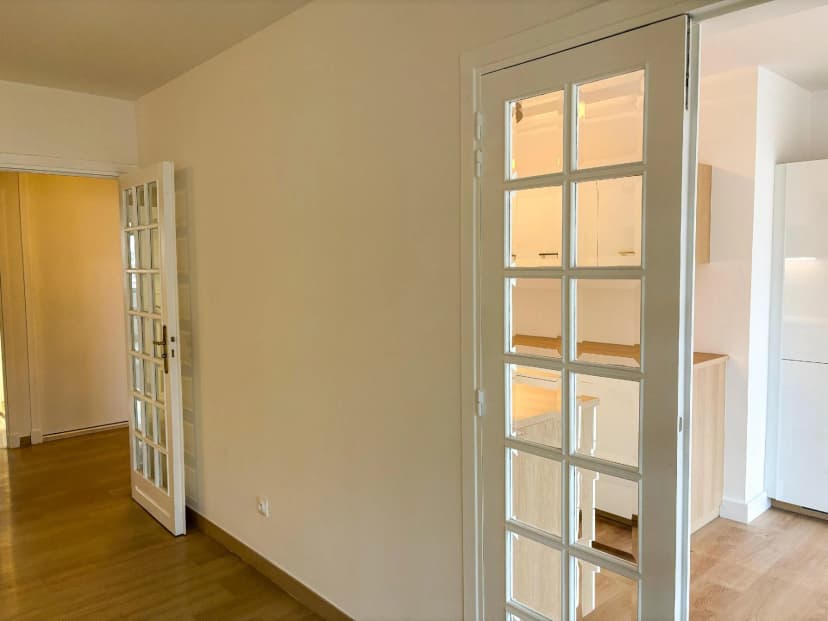 thumbnail of estate's photo