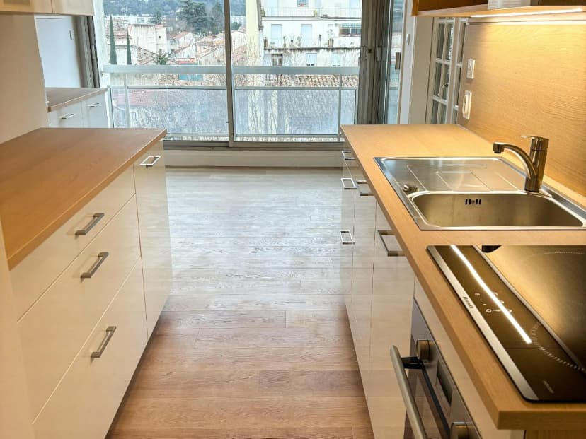 thumbnail of estate's photo