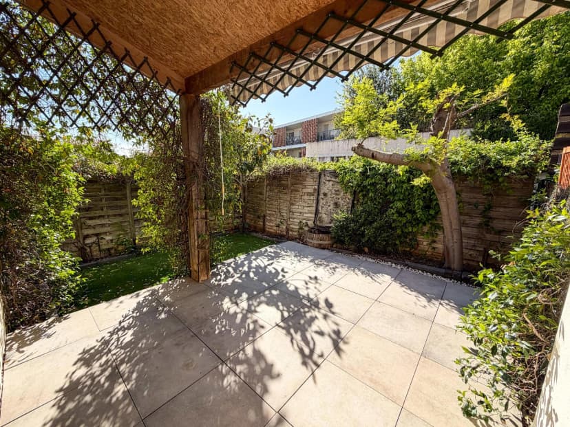 thumbnail of estate's photo